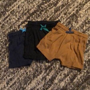 Cat & Jack pull on shorts - 18M